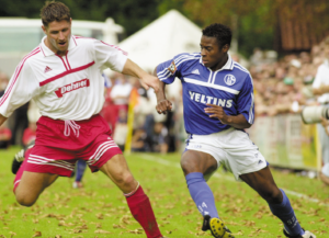 Achim Heinze & Emile Mpenza Schalke 04 DFB Pokal Hauptrunde 2000